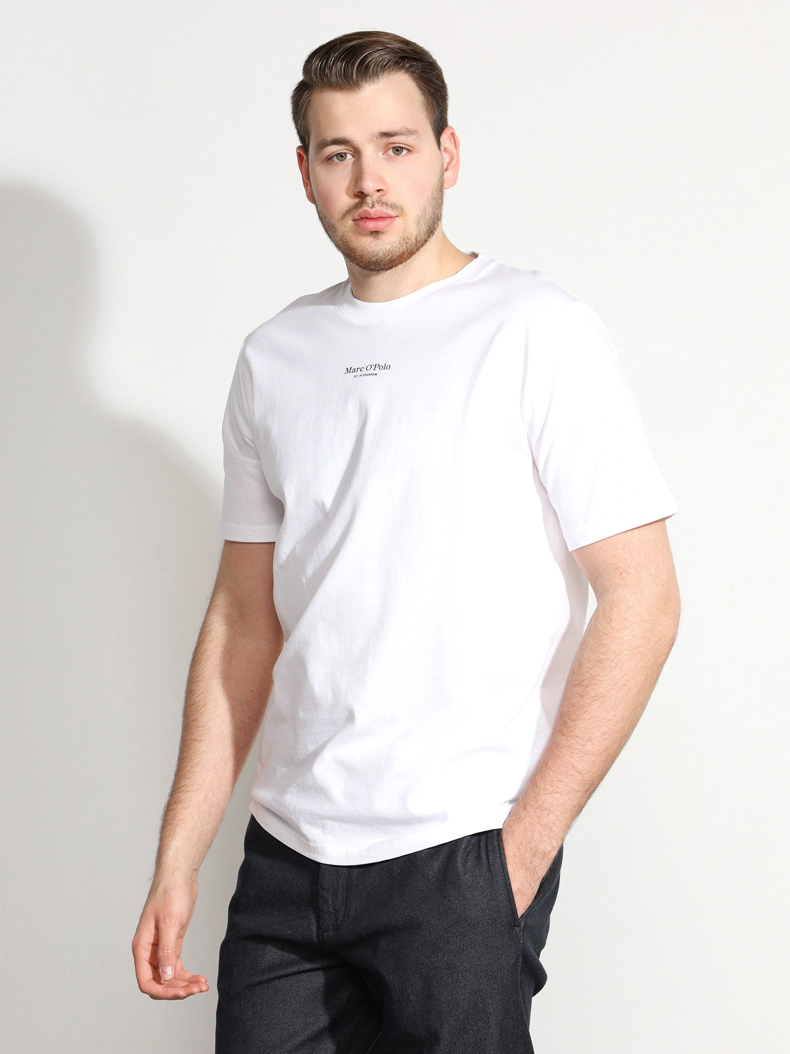 Футболка белого цвета из хлопка